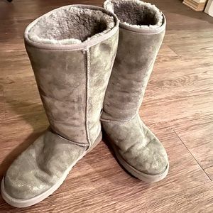 Tall grey UGGS